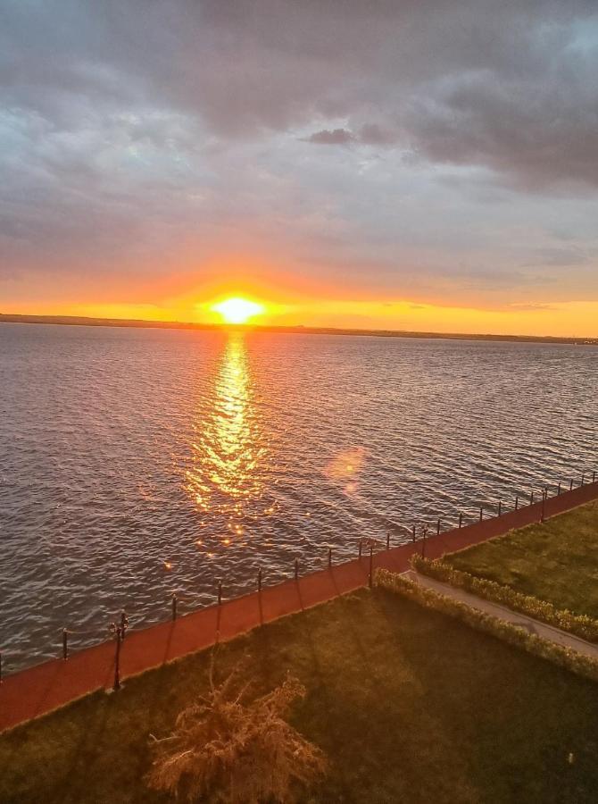 Deluxe Lake View Mamaja Zewnętrze zdjęcie